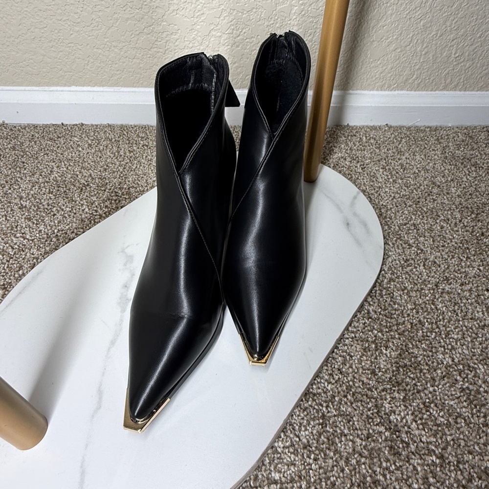 Elegant Black Ankle Boots